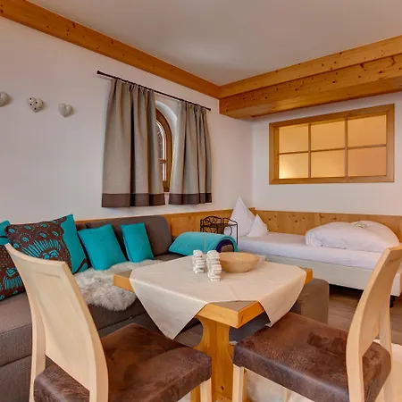 Hotel Am Dorfplatz - Adults Friendly St. Anton am Arlberg