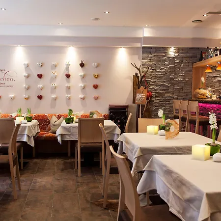 Am Dorfplatz - Adults Friendly