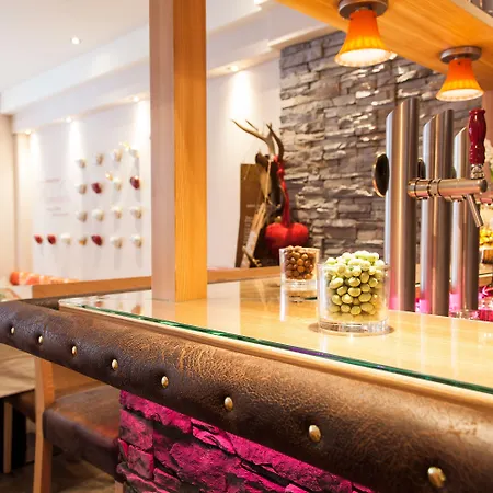 Hotel Am Dorfplatz Inkl Premium Sommerkarte (Adults Only) Sankt Anton am Arlberg