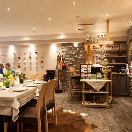 Hotel Amdorfplatzsuites B&b- Adultsfriendly 4*