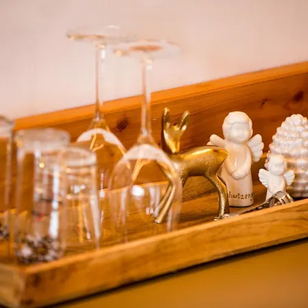 Am Dorfplatz Suites - Adults Friendly מלון