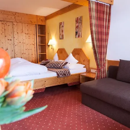 Am Dorfplatz Suites - Adults Friendly מלון סן אנטון