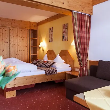 Am Dorfplatz Suites - Adults Friendly מלון 4*