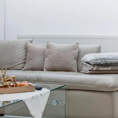 Am Dorfplatz Suites - Adults Friendly מלון 4*