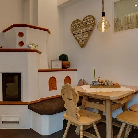 Am Dorfplatz Suites - Adults Friendly מלון סן אנטון